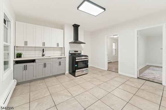 334 Pine St, Elizabeth City, NJ 07206