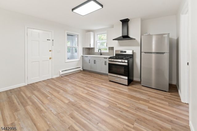 334 Pine St, Elizabeth City, NJ 07206