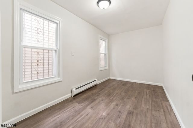 334 Pine St, Elizabeth City, NJ 07206