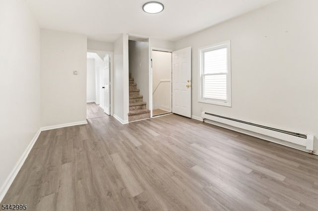 334 Pine St, Elizabeth City, NJ 07206