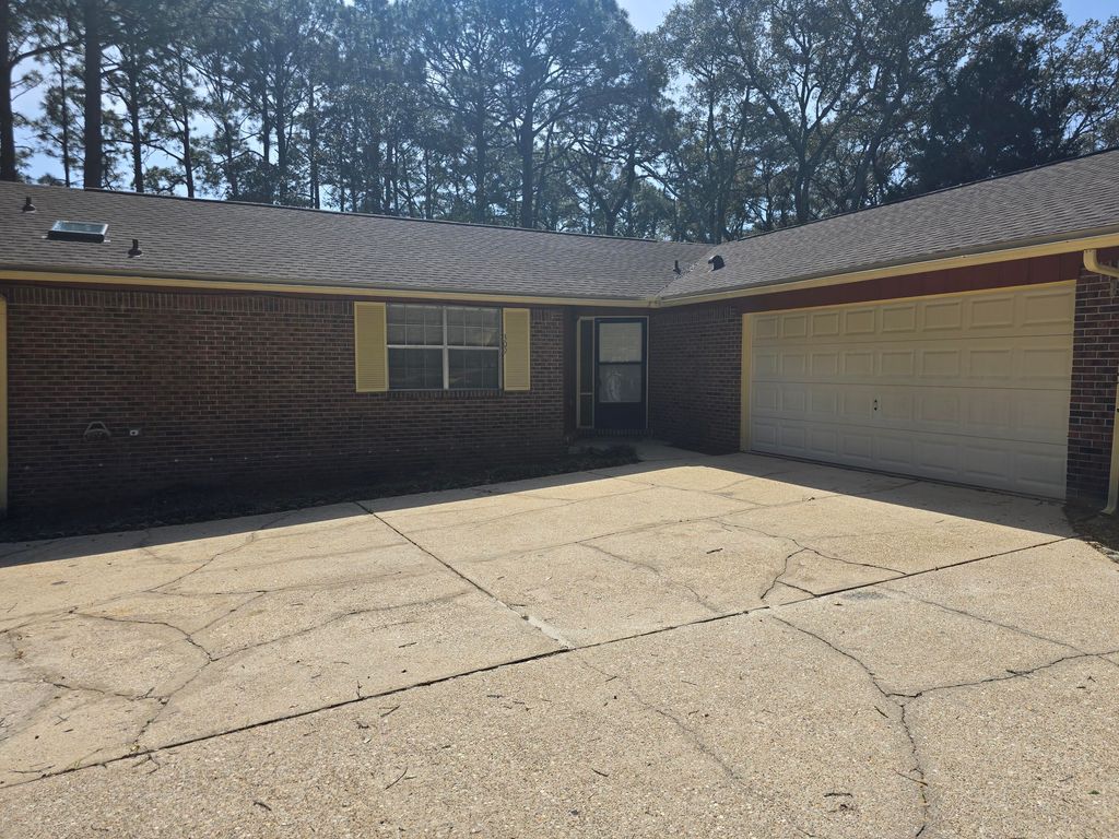 309 Somerset Drive, Fort Walton Beach, FL 32547