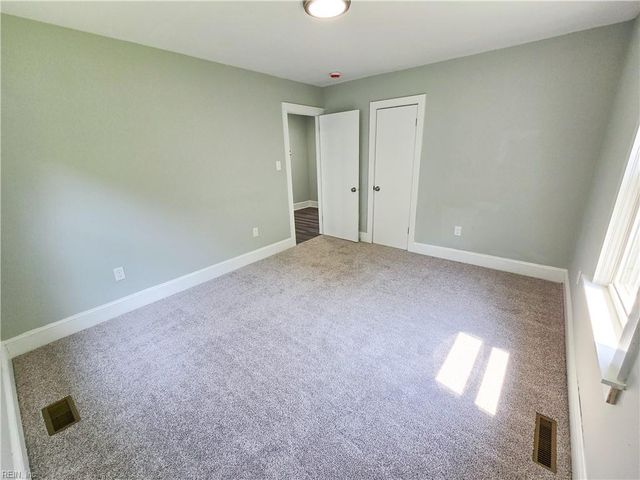 120 Oak ST, Suffolk, VA 23434