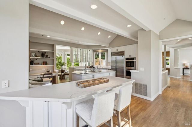 99 Deer Park Ave, San Rafael, CA 94901