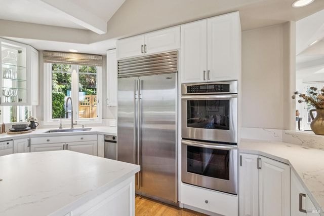 99 Deer Park Ave, San Rafael, CA 94901