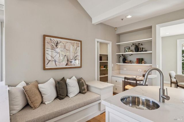 99 Deer Park Ave, San Rafael, CA 94901