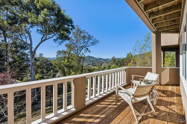 99 Deer Park Ave, San Rafael, CA 94901