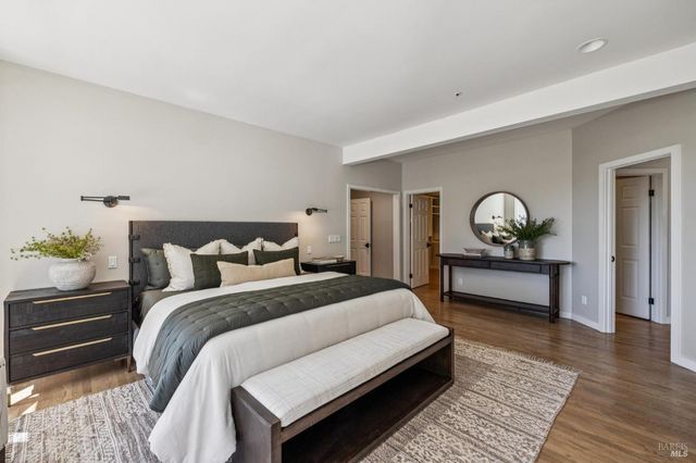 99 Deer Park Ave, San Rafael, CA 94901