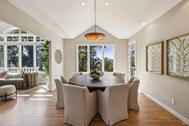 99 Deer Park Ave, San Rafael, CA 94901