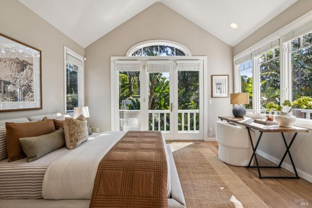 99 Deer Park Ave, San Rafael, CA 94901