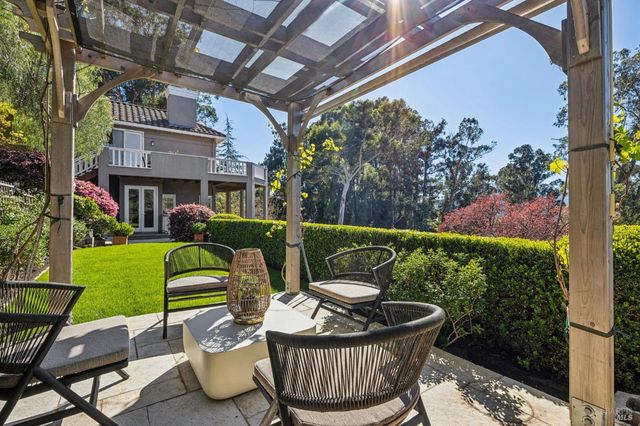 99 Deer Park Ave, San Rafael, CA 94901