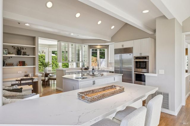 99 Deer Park Ave, San Rafael, CA 94901