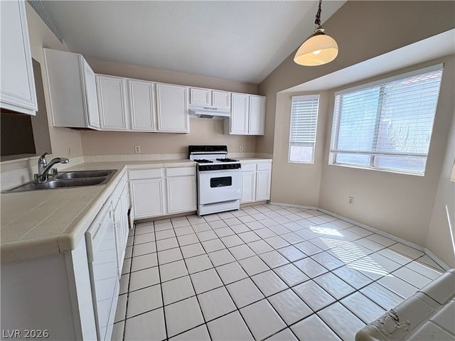 2737 CATHEDRAL Lane, Las Vegas, NV 89108
