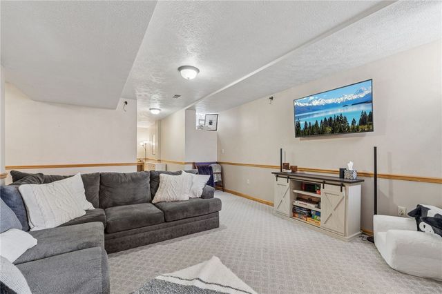 1012 Buck Run Rd, Cecil, PA 15317