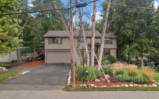 4716 Wilshire Boulevard, Mound, MN 55364