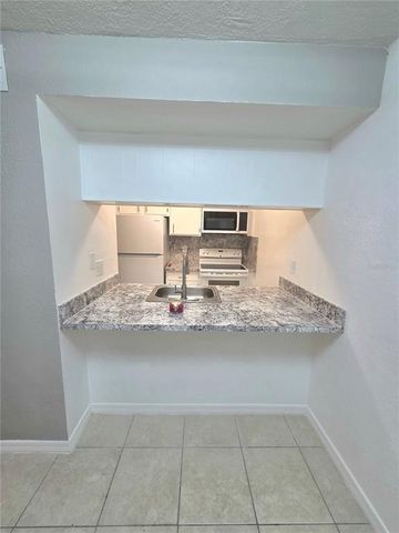 1799 N HIGHLAND AVENUE 31, Clearwater, FL 33755