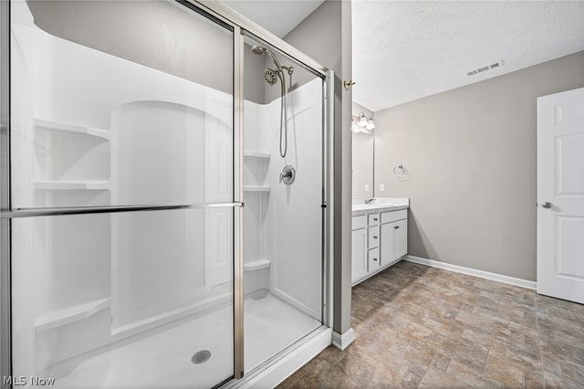 37272 Sandy Ridge Drive, North Ridgeville, OH 44039