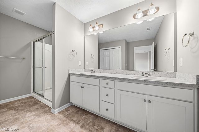 37272 Sandy Ridge Drive, North Ridgeville, OH 44039