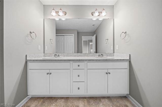 37272 Sandy Ridge Drive, North Ridgeville, OH 44039