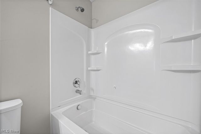 37272 Sandy Ridge Drive, North Ridgeville, OH 44039