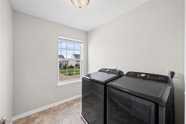 37272 Sandy Ridge Drive, North Ridgeville, OH 44039