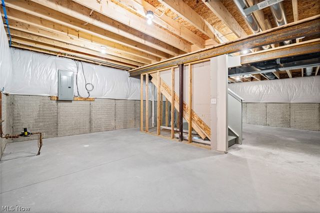 37272 Sandy Ridge Drive, North Ridgeville, OH 44039