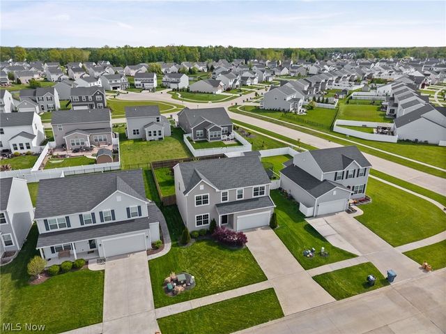 37272 Sandy Ridge Drive, North Ridgeville, OH 44039