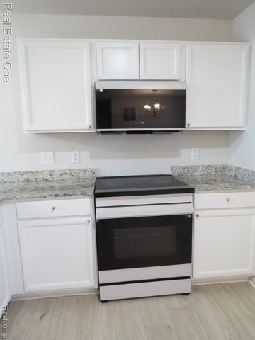 10884 Island Lake Drive, Taylor, MI 48180