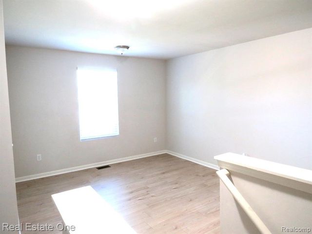 10884 Island Lake Drive, Taylor, MI 48180