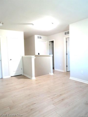 10884 Island Lake Drive, Taylor, MI 48180