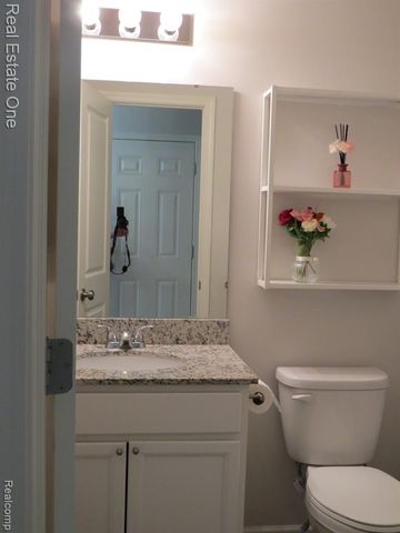 10884 Island Lake Drive, Taylor, MI 48180