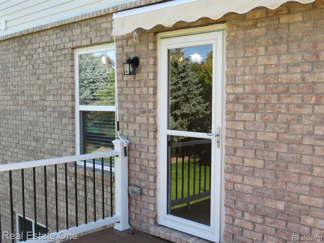 10884 Island Lake Drive, Taylor, MI 48180