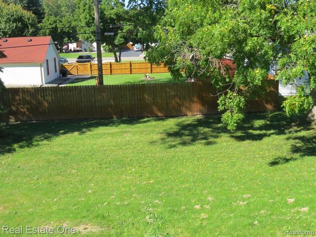 10884 Island Lake Drive, Taylor, MI 48180