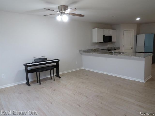 10884 Island Lake Drive, Taylor, MI 48180