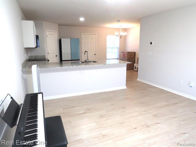 10884 Island Lake Drive, Taylor, MI 48180