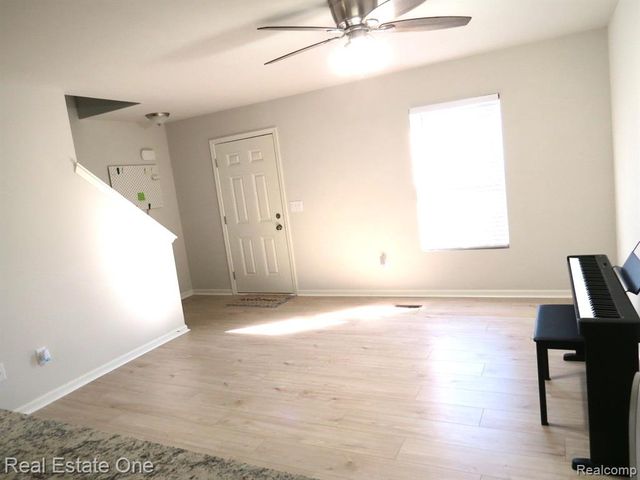10884 Island Lake Drive, Taylor, MI 48180