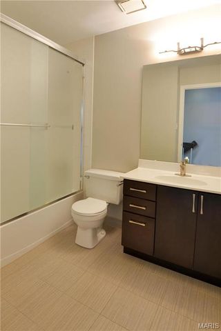 869 Forest Trace Drive B, Chesterfield, MO 63017