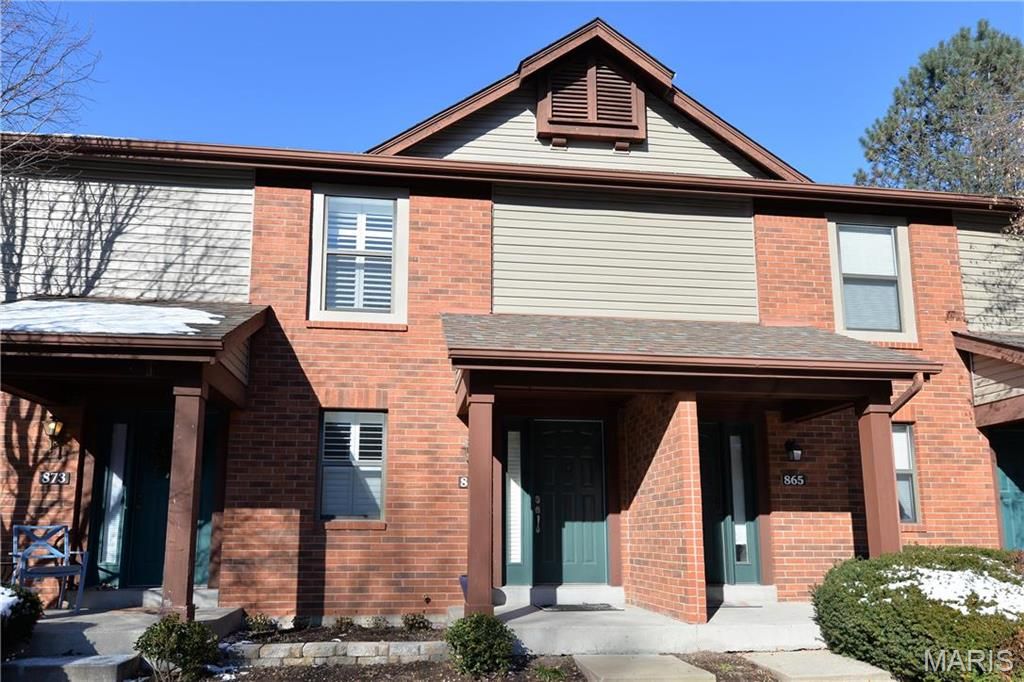 869 Forest Trace Drive B, Chesterfield, MO 63017