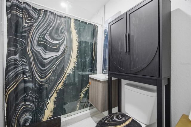 5809 N 17TH STREET, Tampa, FL 33610