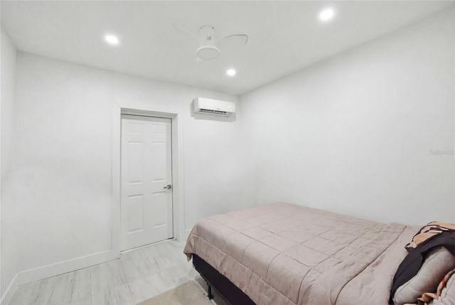 5809 N 17TH STREET, Tampa, FL 33610