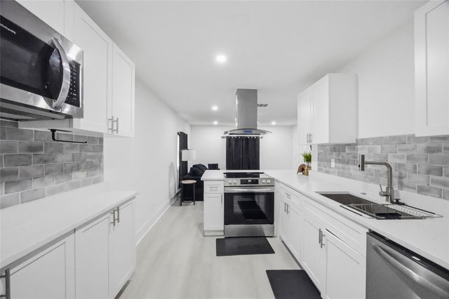 5809 N 17TH STREET, Tampa, FL 33610