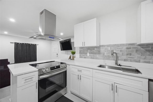 5809 N 17TH STREET, Tampa, FL 33610