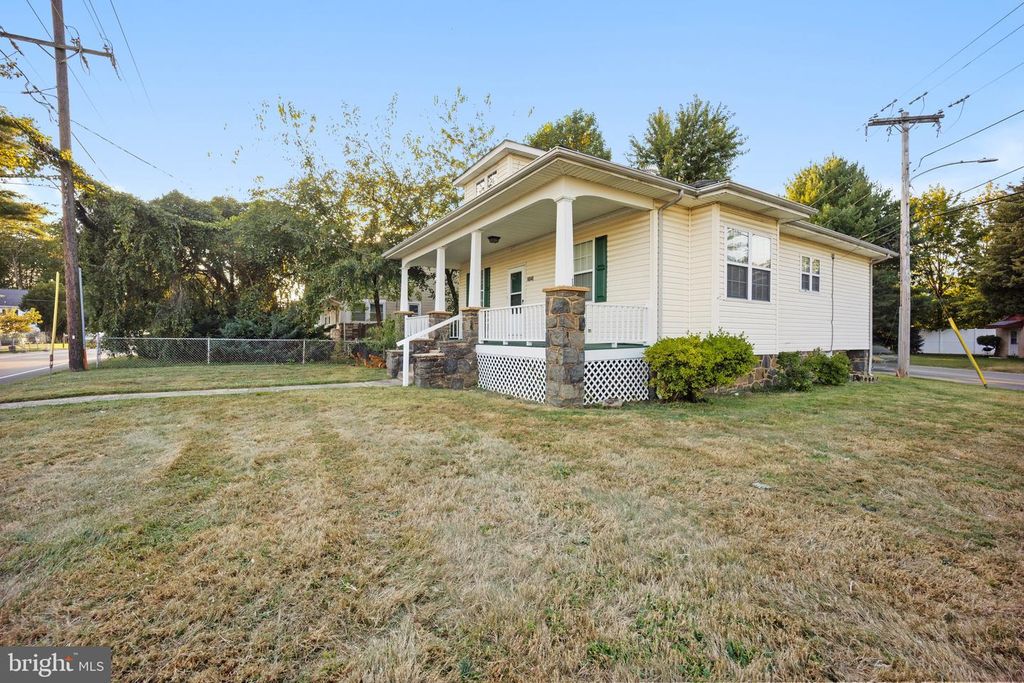 4040 CONCORD RD, Aston, PA 19014
