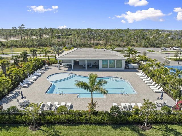 2077 SE Mosaic Boulevard, Port St. Lucie, FL 34984