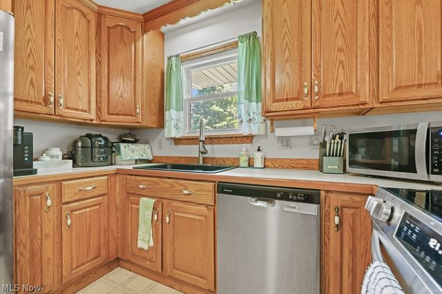 13166 Meadow Street NE, Alliance, OH 44601