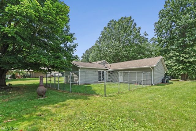 13166 Meadow Street NE, Alliance, OH 44601
