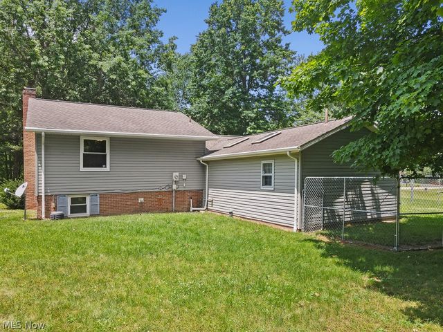 13166 Meadow Street NE, Alliance, OH 44601