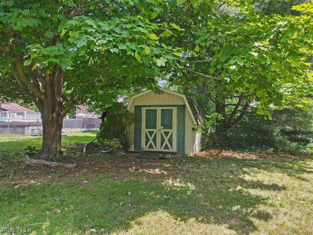 13166 Meadow Street NE, Alliance, OH 44601