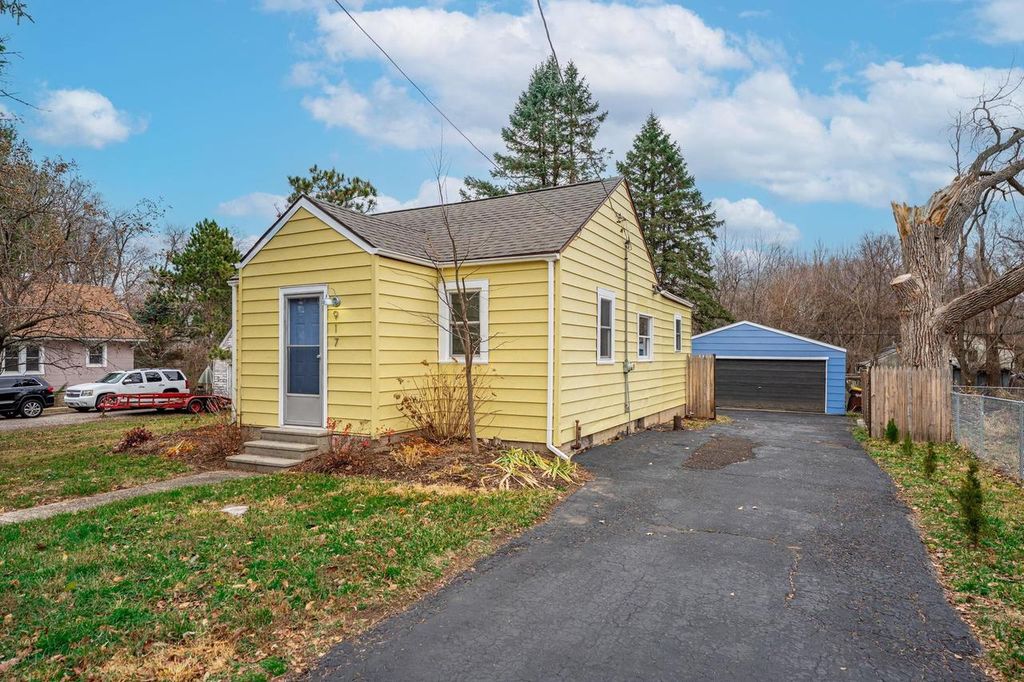 917 WILLARD Avenue, Rockford, IL 61101