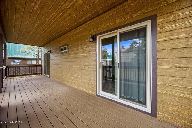 1979 CHRISTMAS PINE Circle, Overgaard, AZ 85933