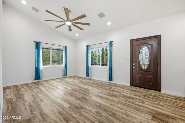 1979 CHRISTMAS PINE Circle, Overgaard, AZ 85933